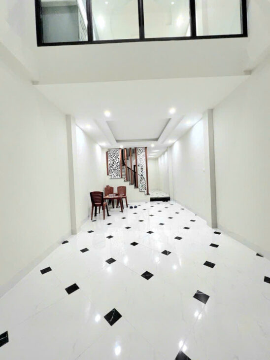 BÁN NHÀ KIM GIANG – 7 TẦNG THANG MÁY MỚI TINH – NGÕ RỘNG – GẦN Ô TÔ – CÓ BÃI GỬI XE – 8.8 TỶ