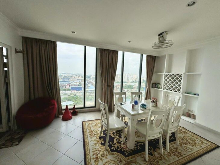 Chỉ 5tỷ75-PENTHOUSE 192m2-VIEW THÀNH PHỐ-NỘI THẤT SẴN- CC Phúc Yên TÂN BÌNH