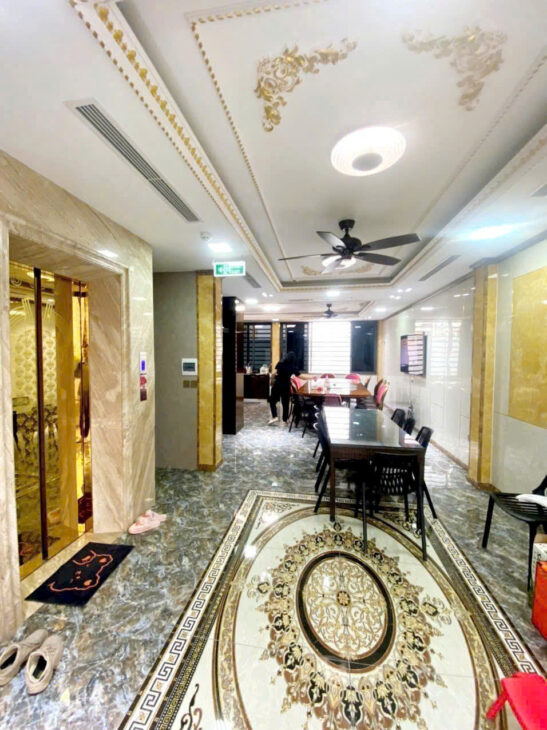 Biệt thự mỹ đình, 2 ô tô tránh, 2 thoáng trước sau Diện tích 125m2, 6 tầng, mặt tiền 7. Giá 40 tỉ