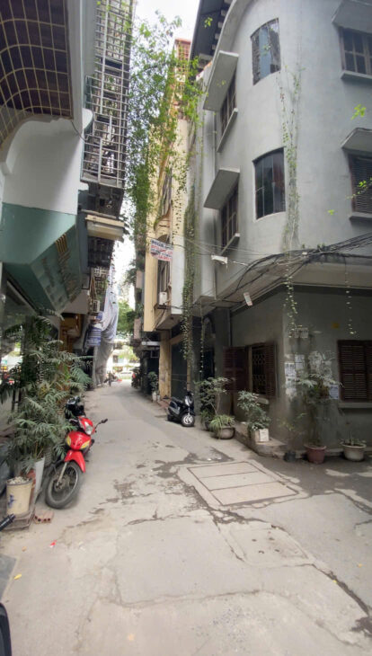 Lô góc 2 mặt ngõ, ô tô vào nhà phố Hào Nam, Đống Đa, kinh doanh, 62m, mặt tiền 5.5m, 15.2 tỷ.