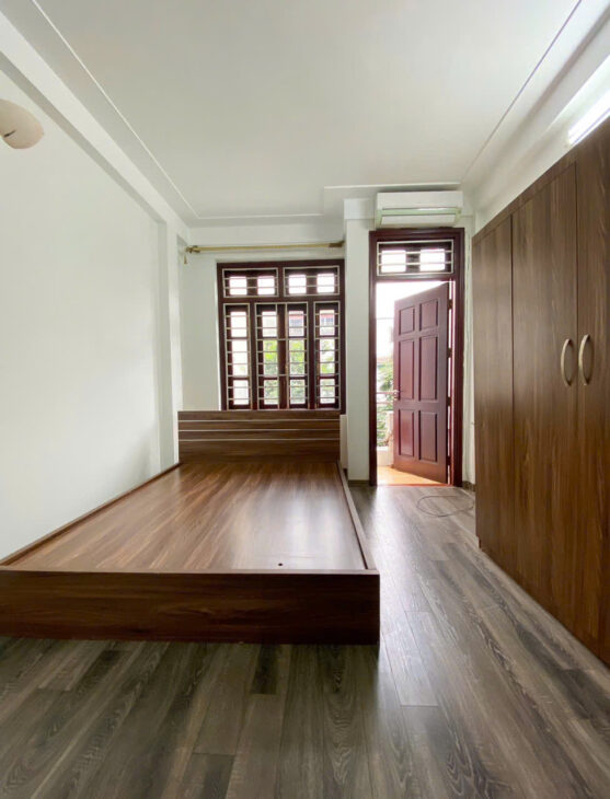 Bán nhà mặt hồ Quan Nhân – Ngõ thông Ô tô kinh doanh đa dạng sổ đỏ50m x 5 tầng