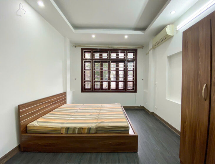 Bán nhà mặt hồ Quan Nhân – Ngõ thông Ô tô kinh doanh đa dạng sổ đỏ50m x 5 tầng