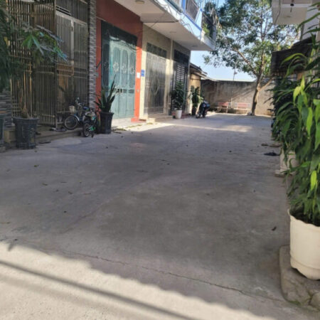 Bán nhà C4 Phân lô ô tô vào, ngay đường Ngọc Hồi Liên Ninh giá 5.3 tỷ
