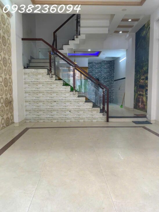 Nhà 4 lầu, 4pn, hẻm 6m, 5x11m, sạch đẹp, gần Uỷ Ban, Chợ TX, giá rẻ cực 8tr