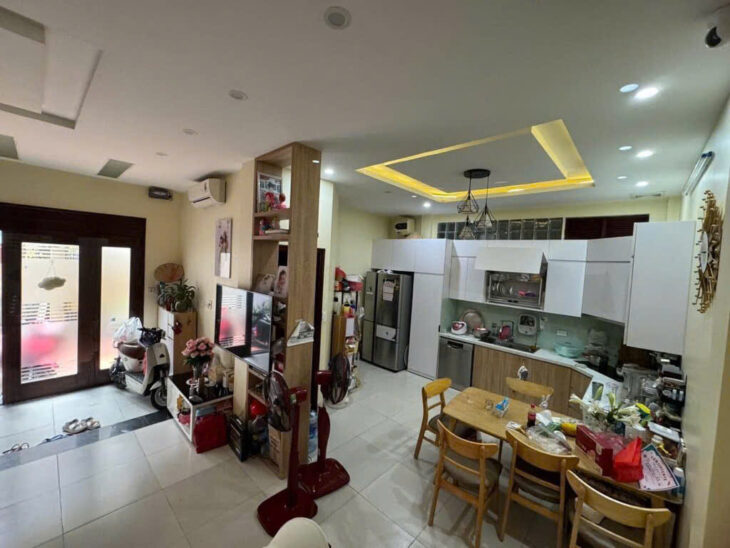 SIÊU HIẾM ĐỐNG ĐA – CỰC GẦN PHỐ – NHÀ ĐẸP Ở NGAY – THOÁNG SÁNG TỰ NHIÊN – TRƯỚC NHÀ CÓ SÂN RỘNG