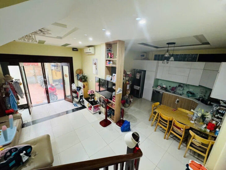 SIÊU HIẾM ĐỐNG ĐA – CỰC GẦN PHỐ – NHÀ ĐẸP Ở NGAY – THOÁNG SÁNG TỰ NHIÊN – TRƯỚC NHÀ CÓ SÂN RỘNG