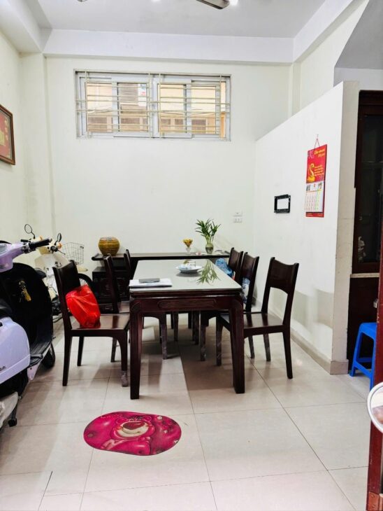 BÁN NHÀ NGÕ THỊNH QUANG.QUẬN ĐỐNG ĐA,NGÕ THẲNG -THÔNG BA GÁC- GẦN Ô TÔ