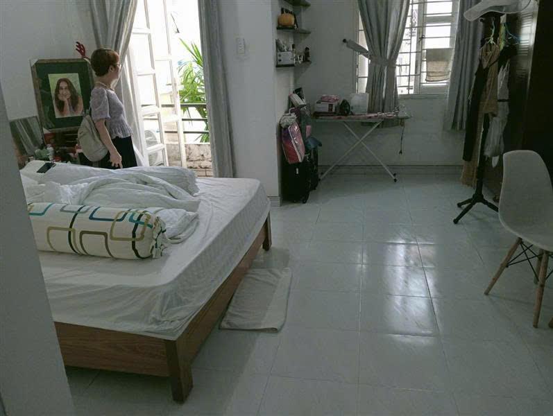 Bán Nhà Mặt Tiền đường 42 cạnh bên BV Q2, DT 85m² – 1 Trệt 3 Lầu – Gara Ô Tô – Nội Thất Gỗ Đinh