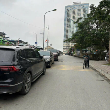 Nhà phố Ngọc Lâm, 134m2, 6 tầng, MT8m, dòng tiền 100tr, giá 43 tỷ