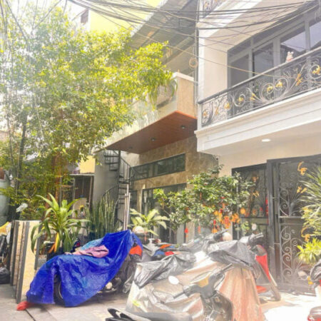 NHà Đẹp Ở Ngay Sát Mặt Tiền Cách Mạng Tháng Tám Quận10 , 2 tầng 67m2 .Sổ Vuông, Hoàn Công Đủ NHà Đẹp Ở Ngay Sát Mặt Tiền Cách Mạng Tháng Tám Quận10 , 2 tầng 67m2 .Sổ Vuông, Hoàn Công Đủ