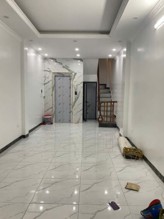 Nhà riêng trong ngõ, mới koong 6 tầng thang máy, 33.3m2, giá chỉ hơn 7 tỷ xíu