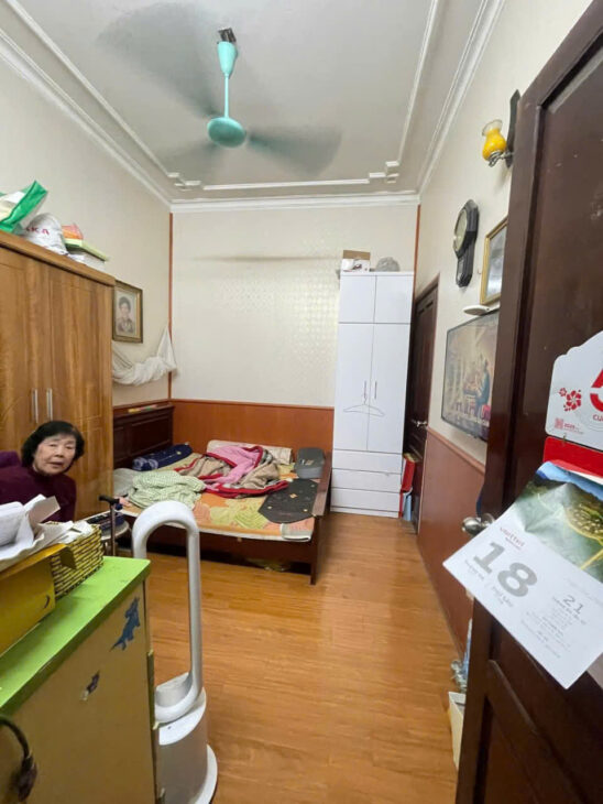 Bán nhà đống đa, 112m, mặt tiền 10m, nhà 3 tầng cũ. giá siêu tốt 18,9 tỉ
