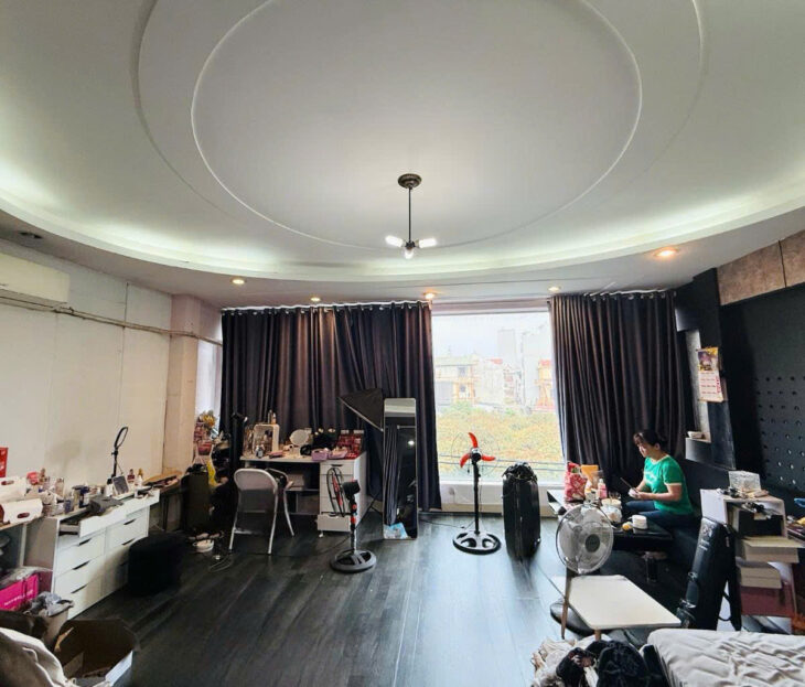 nhà 8 tầng thang máy đường đôi Phú Thượng đối diện Ciputra ô tô trong nhà, dt 80m2, mt 7m, giá chỉ