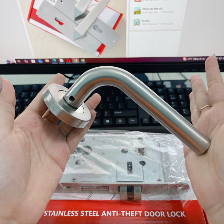 3 Bước Cực Đơn Giản Để Vệ Sinh Khoá Tay Gạt