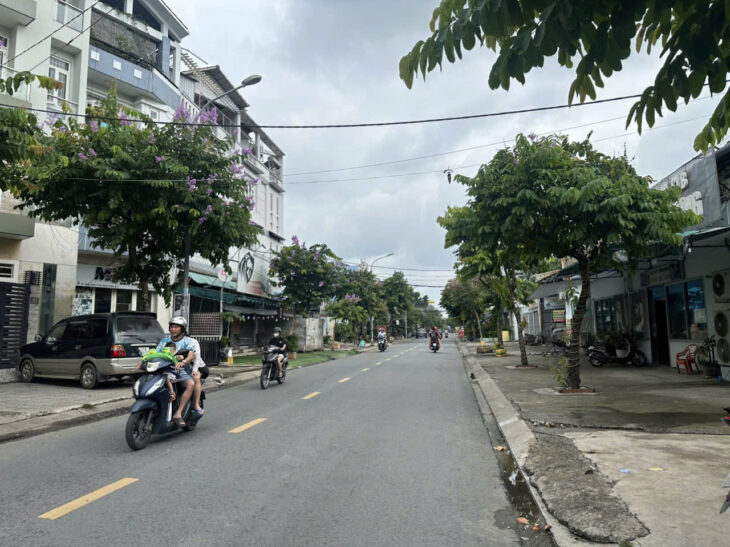 Bán nhà 4 tầng mặt tiền 4x24m giá 11,5 tỷ Đường Song Hành