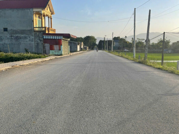 Hàng hot mặt đường đê đáy kinh doanh tại thôn An Hiền- Hoàng Diệu – Chương Mỹ