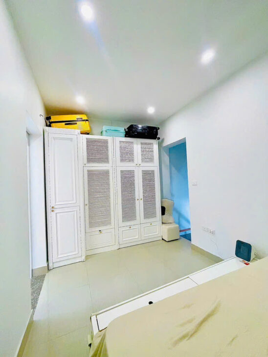 BÁN NHÀ THỤY KHUÊ- 7,1 TỶ- 32M X 4 TẦNG – MẶT KINH DOANH DỊCH VỤ – MẶT TIỀN 6,2m – Cách 1 Nhà Ra