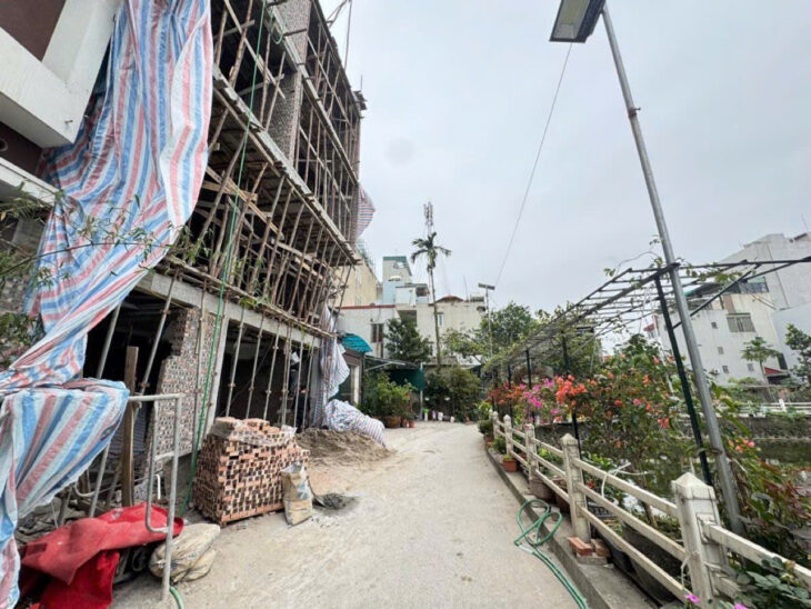 Siêu phẩm mặt Hồ Ngọc Thụy, 50m2, 8 tầng thang máy, nội thất nhập khẩu, gara 2 ô tô, vỉa hf 3 mét,