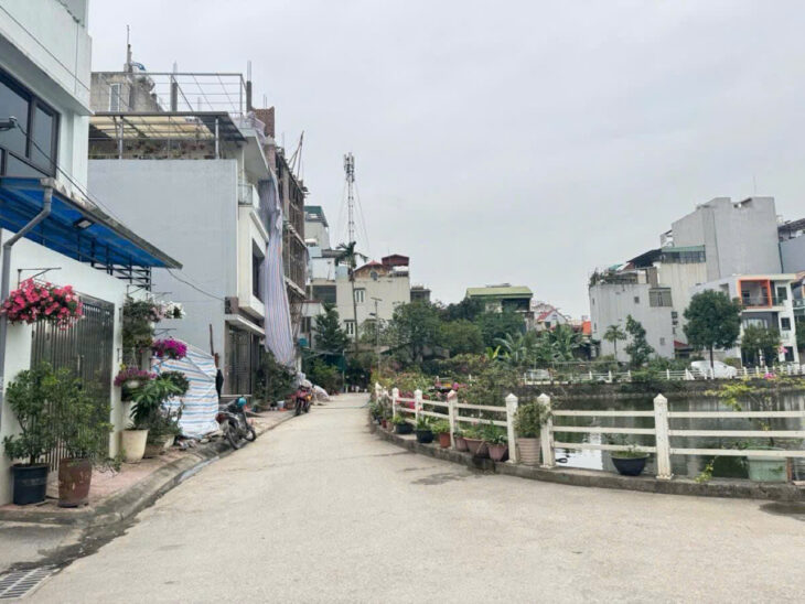 Siêu phẩm mặt Hồ Ngọc Thụy, 50m2, 8 tầng thang máy, nội thất nhập khẩu, gara 2 ô tô, vỉa hf 3 mét,