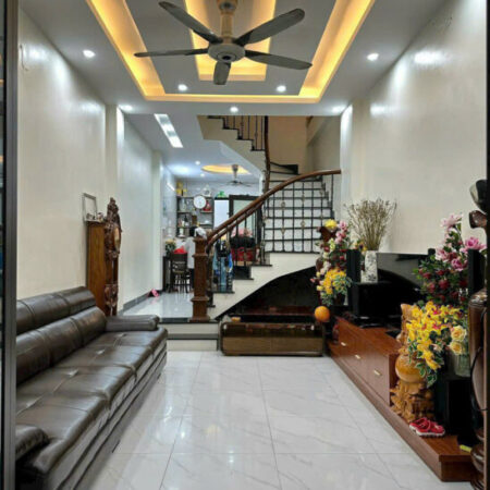 Nhà đẹp 4 tầng sát cạnh KĐT HUD Vân Canh, 4 tầng vỉa hè rộng ,đường 2 ô tô tránh, kinh doanh tốt