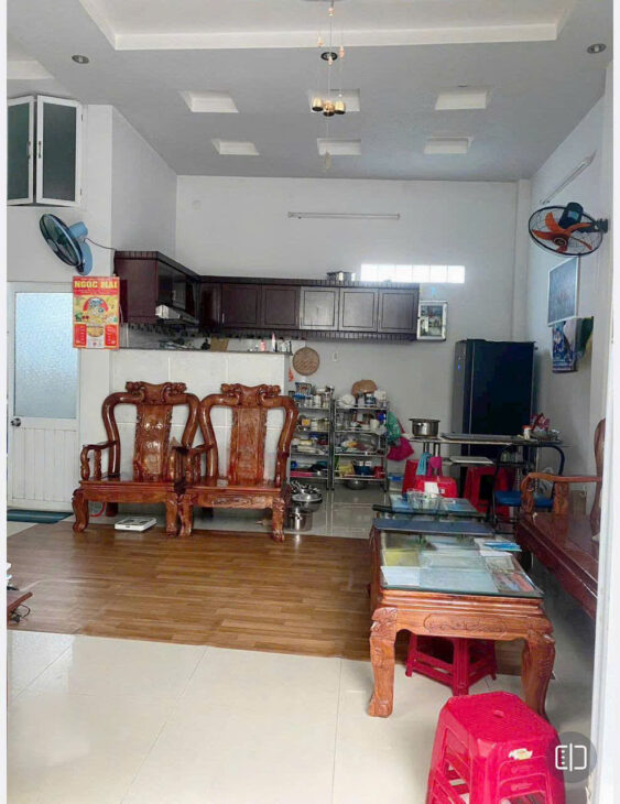 BÁN NHÀ 3 TẦNG HẺM Ô TÔ LÊ HỒNG PHONG PHƯỚC HẢI NHA TRANG Vị trí : Đường 4m,thuận tiện di chuyển