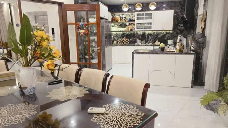 Bán nhà Nguyễn khánh Toàn cầu giấy hà nội. diện tích khủng 130m, mặt tiền 23mx8 tầng. giá siêu nét