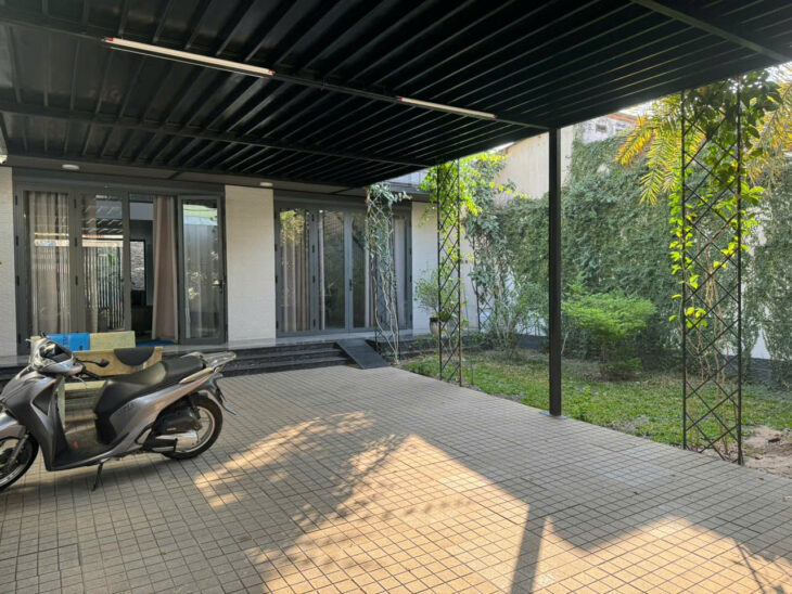 Bán biệt thự mặt tiền 3 tầng 9,3x25m giá 14,6 tỷ Đường Hiệp Thành 06