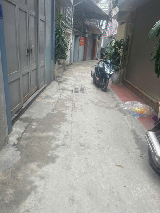 NHÀ ĐẸP HOÀNG MAI NGÕ ÔTÔ CHÁNH XE MÁY. NHÀ ĐẸP CHONG TẦM TAY.