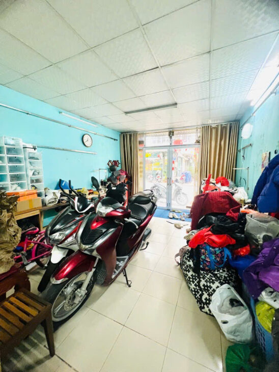 MẶT PHỐ BẠCH ĐẰNG KINH DOANH SẦM UẤT – ÔTÔ TRÁNH.