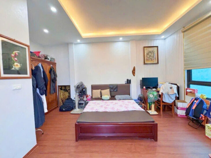 Bán nhà mặt phố Thịnh Quang, Nam Đồng, Đống Đa, 42m², 7.4 tỷ, sổ đỏ