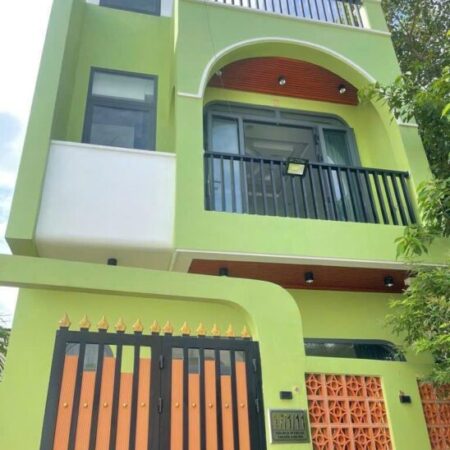 BÁN NHÀ 3 TẦNG – ĐỐI DIỆN CHỢ BÀ ĐIỂM – XE HƠI VÀO TẬN NHÀ – NGANG GẦN 7M – 100M² CÔNG NHẬN ĐỦ –