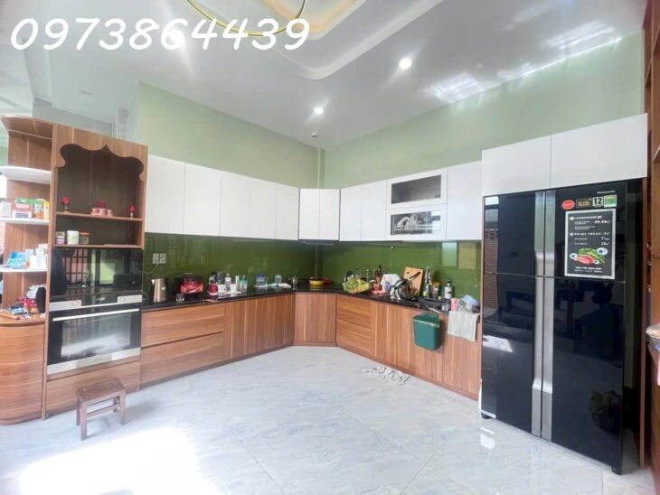 BÁN NHÀ 3 TẦNG – ĐỐI DIỆN CHỢ BÀ ĐIỂM – XE HƠI VÀO TẬN NHÀ – NGANG GẦN 7M – 100M² CÔNG NHẬN ĐỦ –