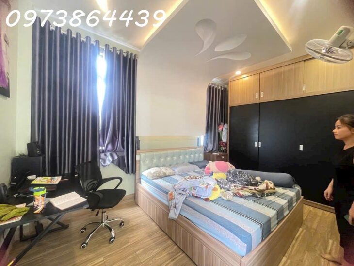 BÁN NHÀ 3 TẦNG – ĐỐI DIỆN CHỢ BÀ ĐIỂM – XE HƠI VÀO TẬN NHÀ – NGANG GẦN 7M – 100M² CÔNG NHẬN ĐỦ –