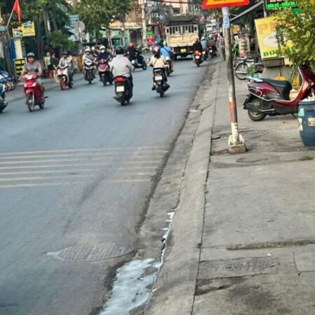 BÁN NHÀ 80M² TẶNG DÃY TRỌ 5 PHÒNG – HẺM XE HƠI ĐƯỜNG LÊ VĂN TÁCH