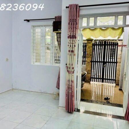 Nhà rộng đẹp 4.5×16, máy lạnh và nhiều nội thất, gần cao Đẳng Điện Lực