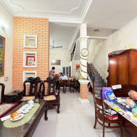 bán nhà mỹ đình , ngõ thông, mặt tiền rộng thênh thang . Xây CCMN cực đỉnh 50m x 3 tầng. Giá 11,6 tỉ