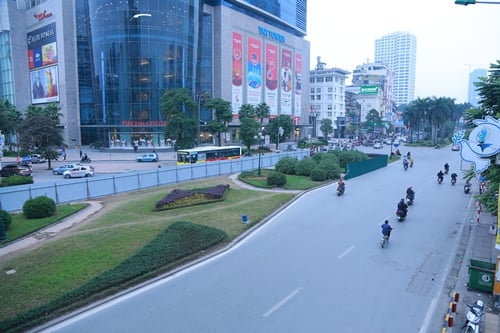 Hiếm! Nhà mặt phố Nguyễn Chí Thanh 40m², mặt tiền 4,5m, ô tô, kinh doanh 15 tỷ