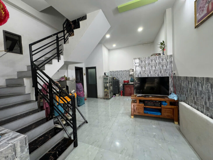 Bán nhà 3 tầng Tttp Biển Nha Trang tại hẻm Mai Xuân Thưởng , P. Vĩnh Hải ,Nha Trang , Khánh Hoà –