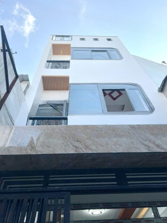 Nhà 4 tầng hẻm cụt đường Âu Dương Lân P3Q8. Giá 4,5 tỷ TL