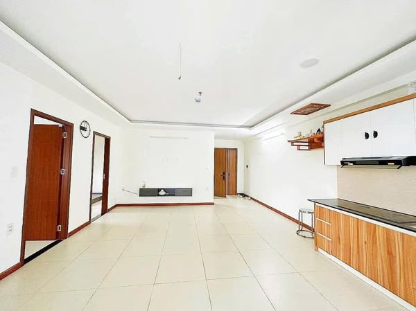 Bán chung cư Hoà Bình; SHR; diện tích 65.6m2; view siêu đẹp, 2pn 2wc