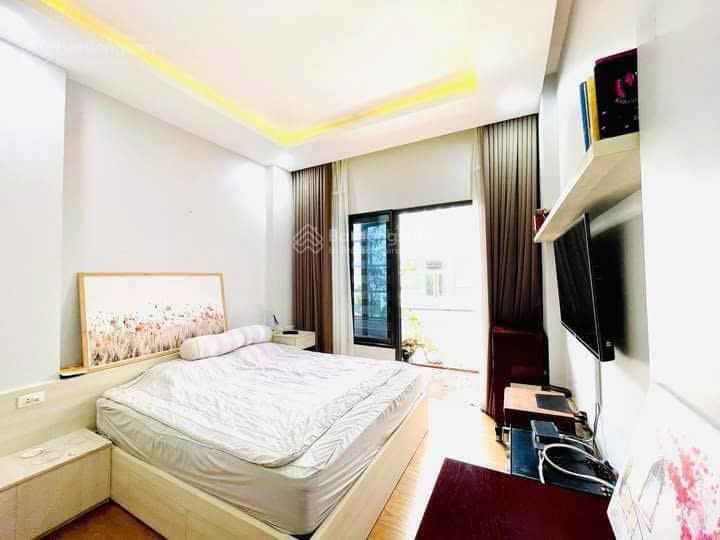 NHÀ 60M2, 3 TẦNG,HẺM XE HƠI 8M GẦN CẦU CHÀ VÀ QUẬN 8, TẶNG FULL NỘI THẤT, NHỈNH 6 TỶ