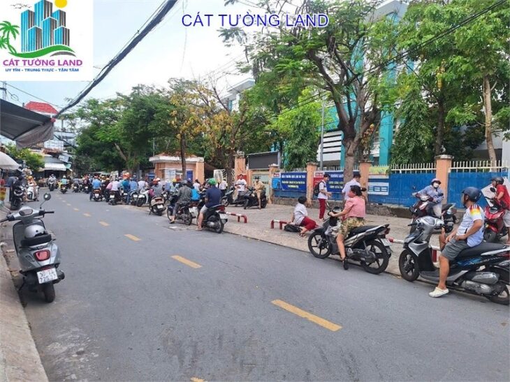 Bán nhà riêng 4x13m, 3 tầng. HXH thông Phan Huy Ích, Ngay Trường TH Tây Sơn