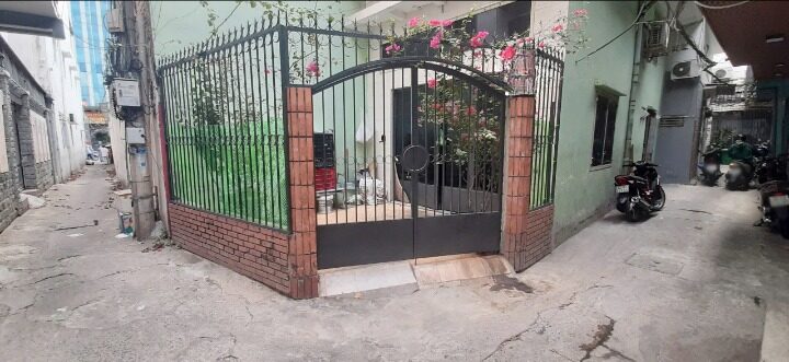 Căn góc 3 tầng nở hậu hẻm Dương Bá Trạc P1Q8. Giá 5 tỷ TL