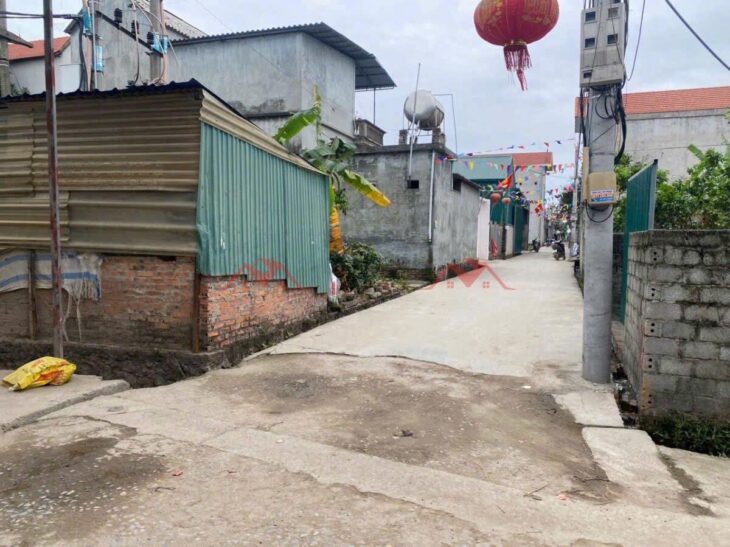 e cần bán lô đất mặt tiền đẹp 70m đất mặt tiền + hậu 5,2m liên hệ em : 0967594106 – 0987282011