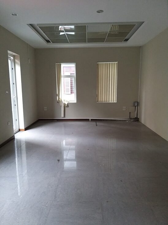 Cho thuê nhà phân lô Nguyễn Hoàng, 60m2 xây 5 tầng, ô tô đỗ cửa làm văn phòng, online