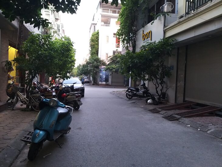 Cho thuê 2 căn nhà phân lô Dương Khuê, 50m2, 5 tầng, làm spa, văn phòng