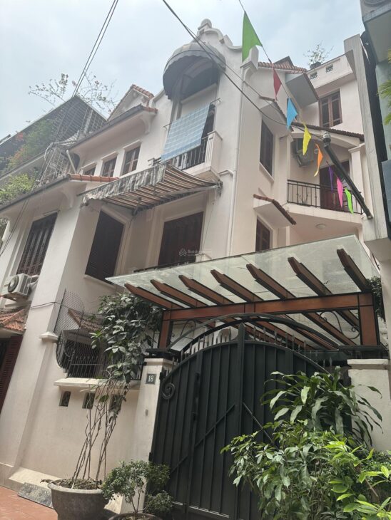 BÁN NHÀ NHẬT CHIÊU, TÂY HỒ. 79M2 6 TẦNG GIÁ 18TỶ-10M RA MẶT PHỐ VÀ HỒ TÂY. VỊ TRÍ VÔ CÙNG ĐẮC ĐỊA –