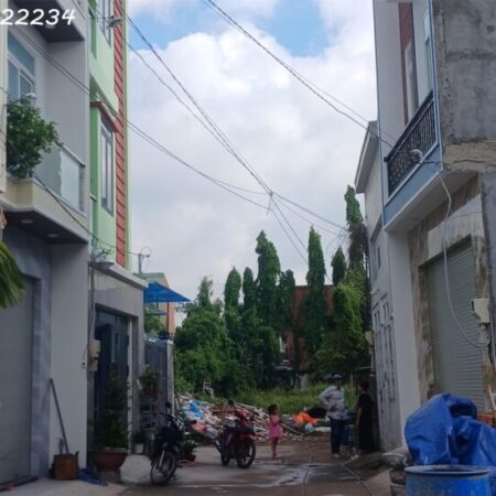 Nhà mặt phố Võ Văn Hát, 3,8 tỷ, 50,4m2, view đẹp, bán gấp!