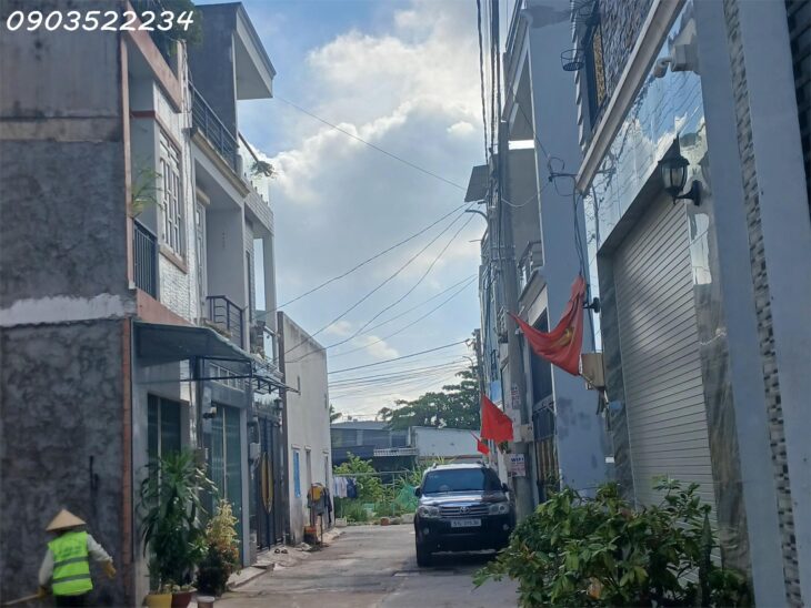 Nhà mặt phố Võ Văn Hát, 3,8 tỷ, 50,4m2, view đẹp, bán gấp!