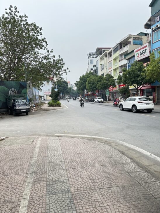 MẶT PHỐ THẠCH BÀN 24 tỷ 82m VỈA HÈ KINH DOANH,LONG BIÊN HÀ NỘI